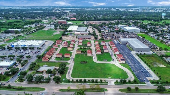 Building Photo - 8706 Beviamo St