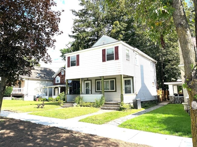Primary Photo - 102 Sullivan St