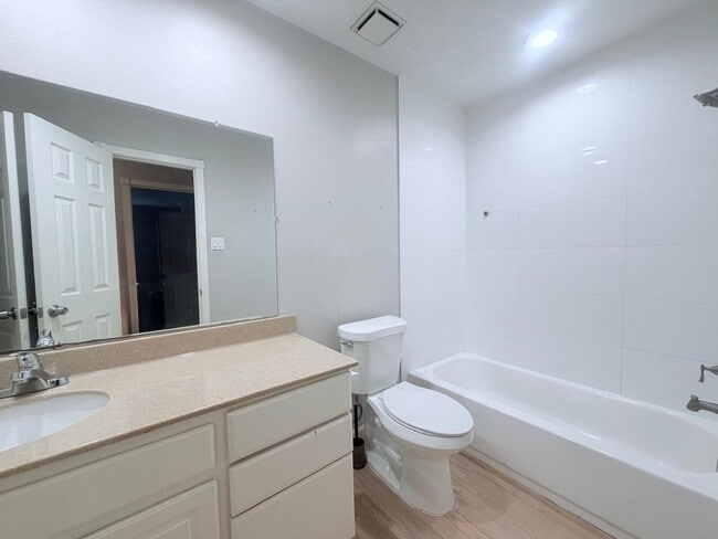 Building Photo - 7110 Yardley Dr