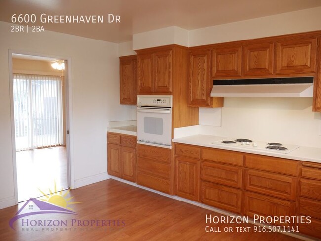 Building Photo - Cozy 2 Bed 2 Bath 1,864sqft Duplex in Gree...