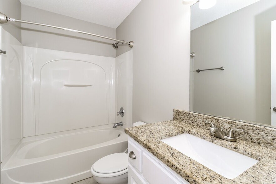 Building Photo - 5086 Jon Oak Dr