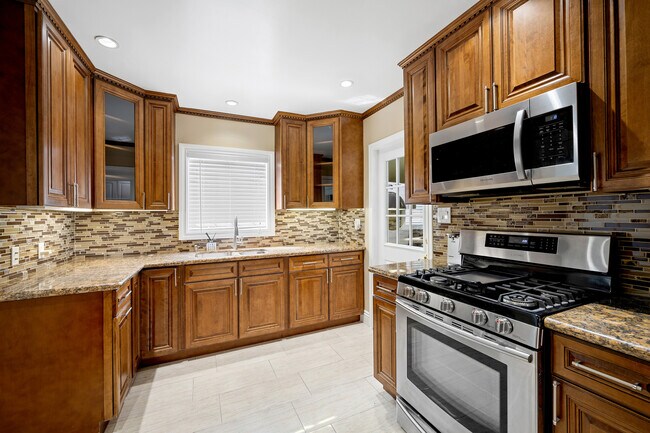 Kitchen Newly Remodeled - 4839 Lowell Ave