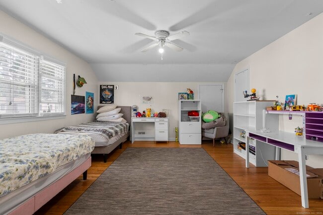 Building Photo - 214 Country Rd