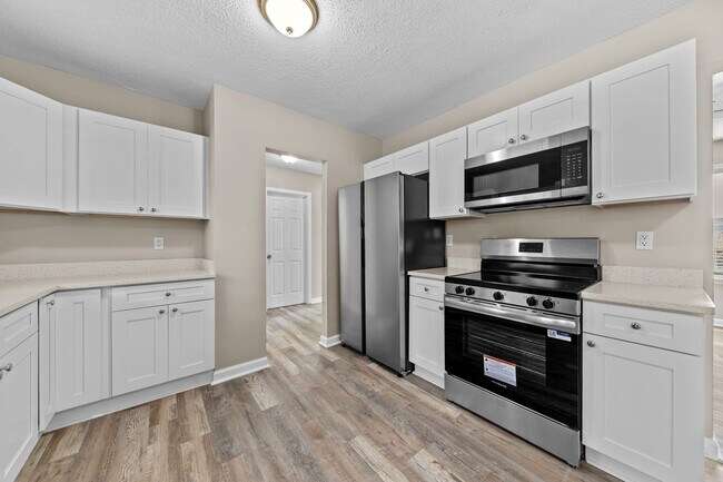 Building Photo - Welcome to this beautiful newly renovated 3-bedroom home!