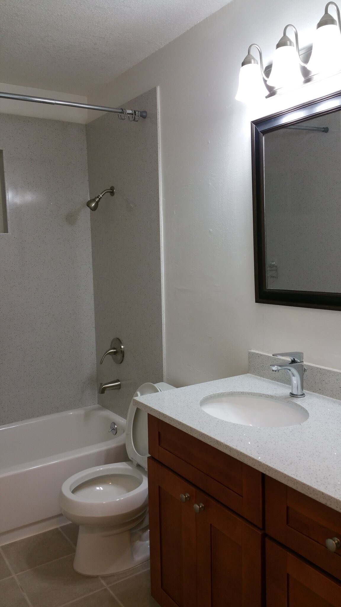 Building Photo - 609 Grand Fir Ave