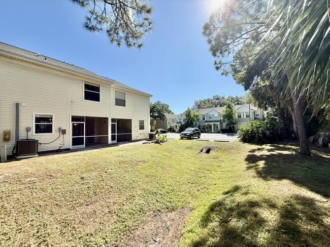 Building Photo - 13706 Forest Lake Dr