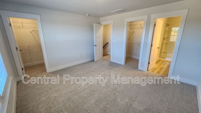 Building Photo - 143 Dalmatian Dr