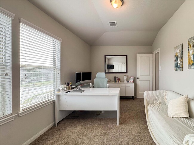 Building Photo - 2 Eagle Lake Ct