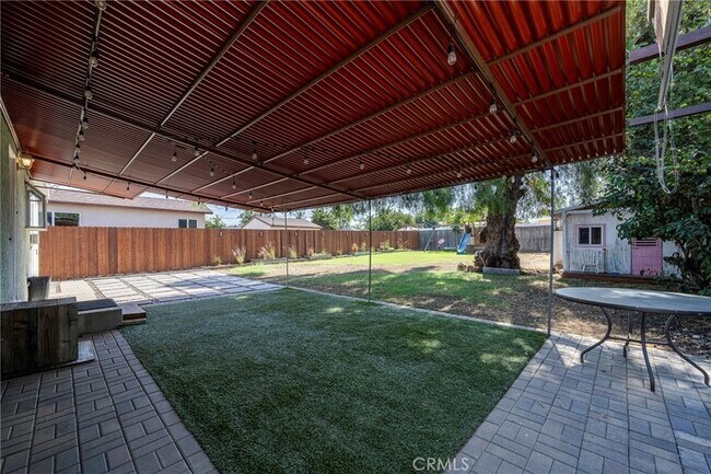 Building Photo - 13616 Hermes St