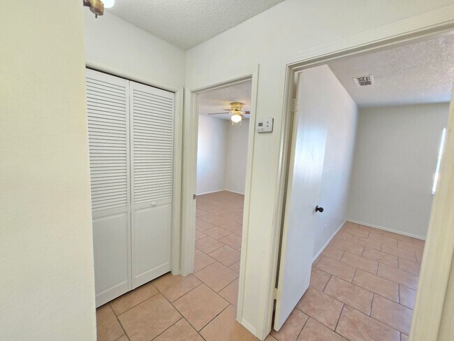 Building Photo - 2 Bed 1 Bath Spacious Apartment in Mesa