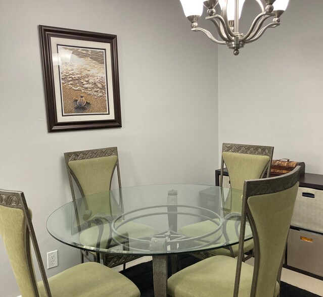 Dining - 3215 S Ocean Blvd