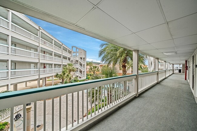 Building Photo - 6102 Seawall Blvd