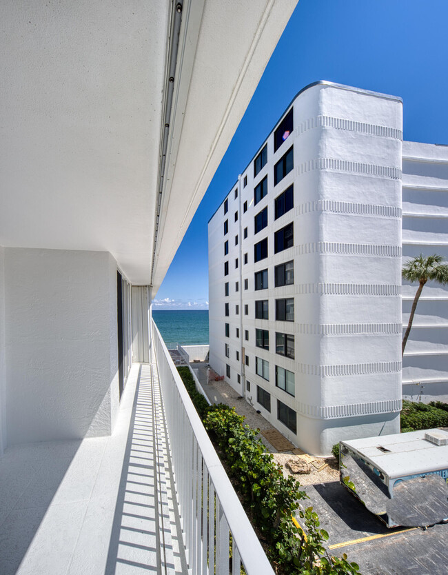 Building Photo - 3580 S Ocean Blvd