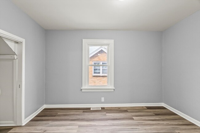 Building Photo - 1139 Lincoln St