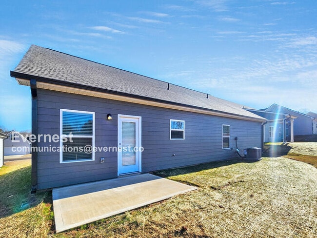 Building Photo - 136 Culver St