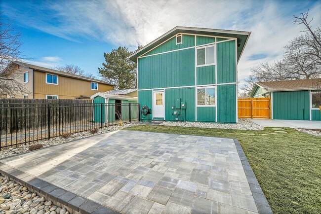 Building Photo - Fully Remodeled Home