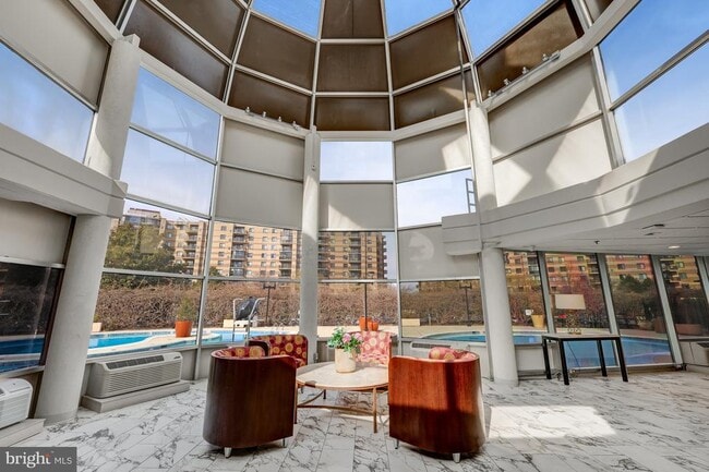 Building Photo - 8360 Greensboro Dr