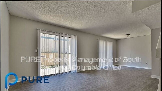 Building Photo - 521 Hickory Hill Dr