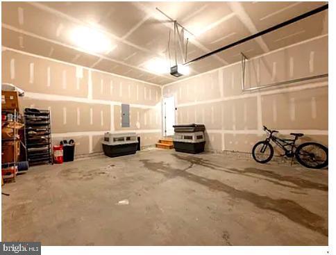 Building Photo - 5019 Forsythia Pl