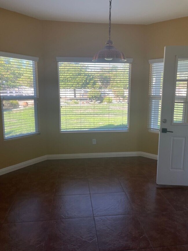 Building Photo - Wine Country awaits