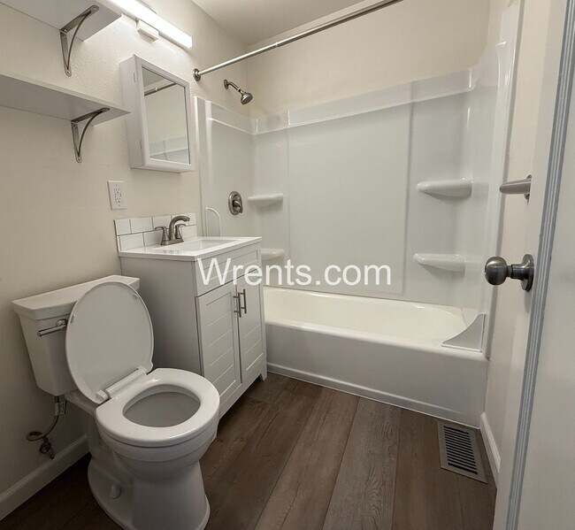 Building Photo - 3 Bedrooms | 1 Bathroom | Rancher with Large Detached Shop