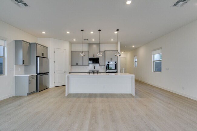 Building Photo - Brand New 4 Bedroom + Den/Office in Summerlin