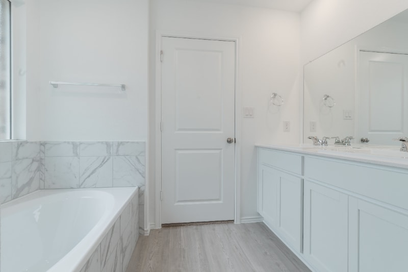 Building Photo - 352 Keefer