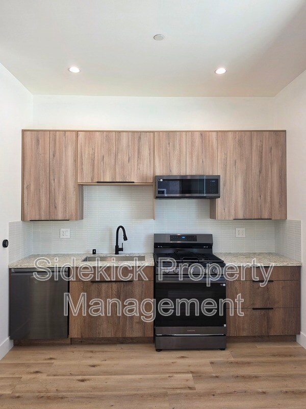 Building Photo - 432 W Garfield Ave
