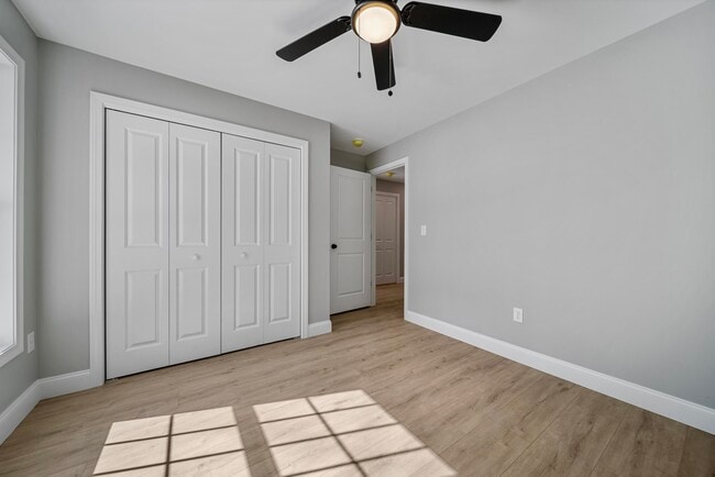 Building Photo - 142 S Main St