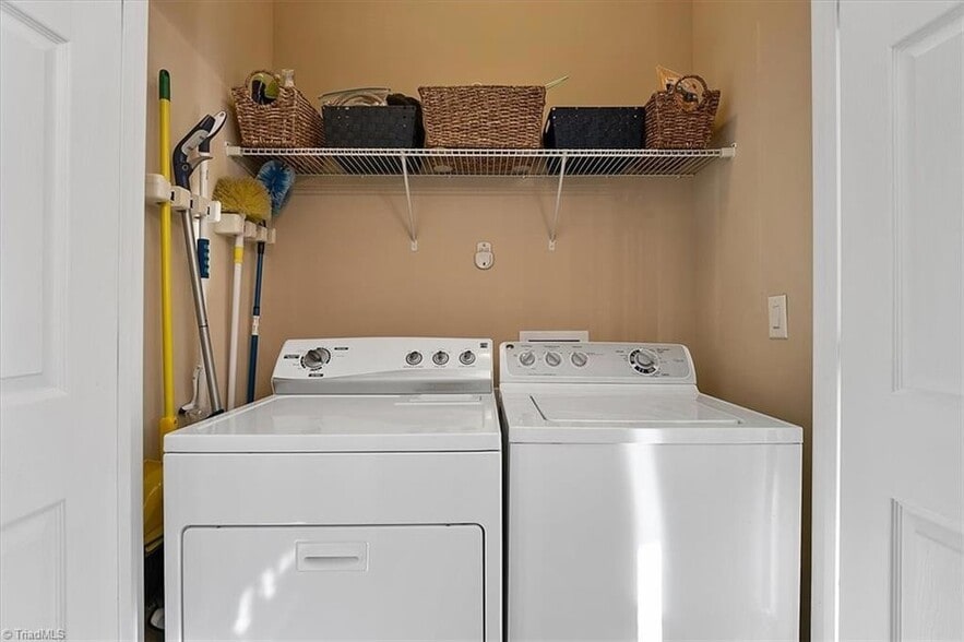 Building Photo - 1173 Kelso Ln