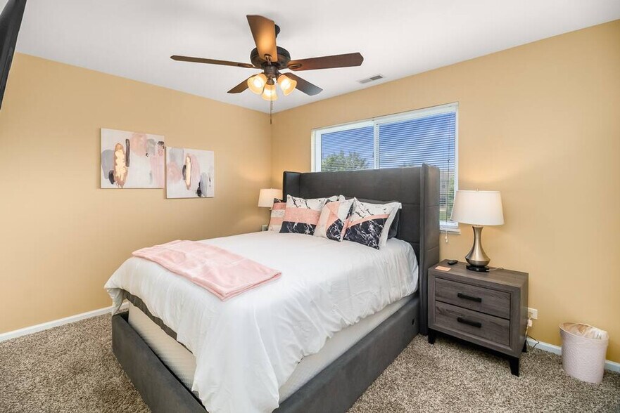 Building Photo - 2364 Shiloh Dr