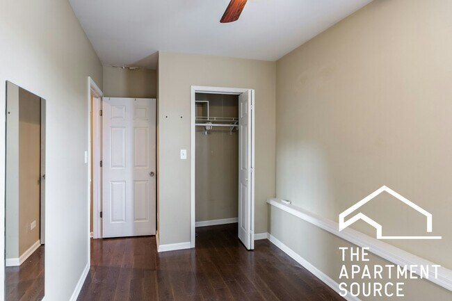 Building Photo - 1530 N Greenview Ave