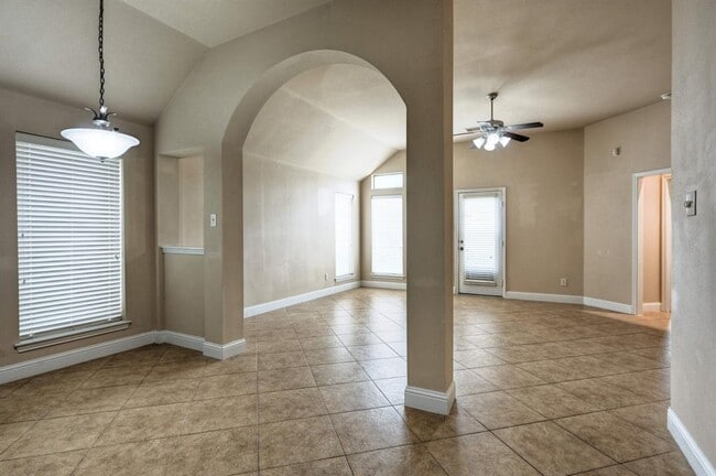 Building Photo - 4523 Long Creek Dr
