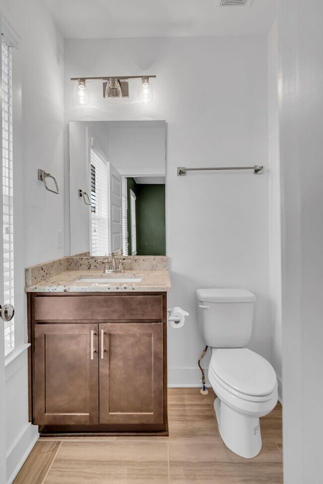 Building Photo - Cottage Park Home