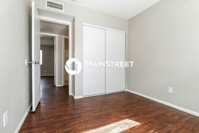 Building Photo - 3 Bedroom Pet-Friendly Home in Glendale, AZ with Main Street Renewal