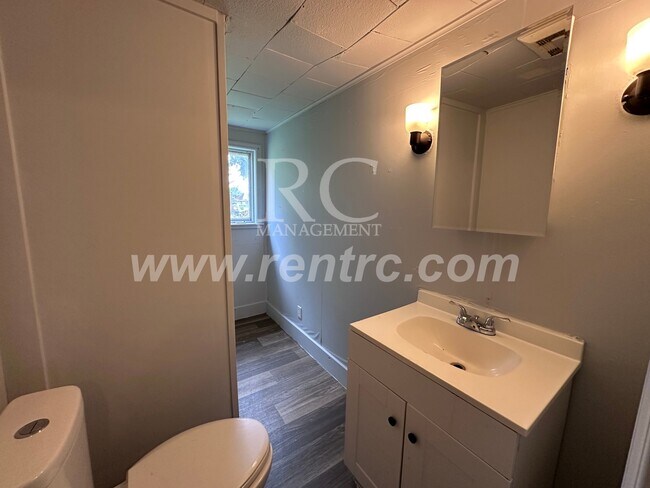 Building Photo - 106 Wisconsin-
