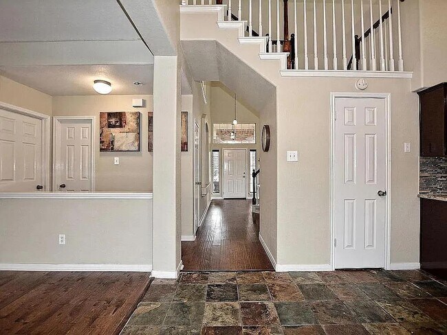 Building Photo - 1207 Chinquapin Ct
