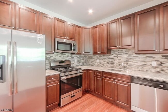 Building Photo - 15 DeCroce Ct