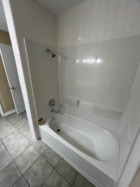 Building Photo - 1 Bedroom townhome w Fireplace & Garage