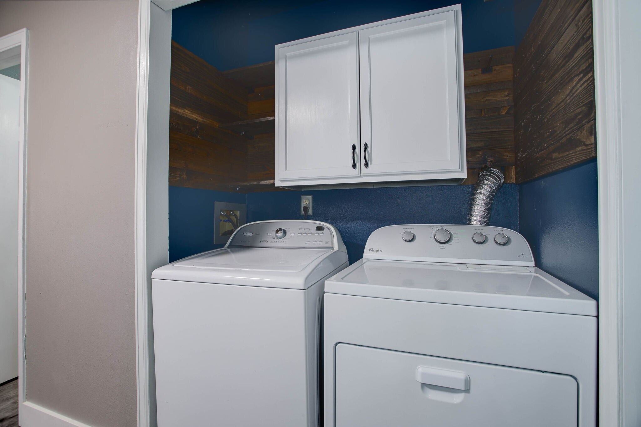 Laundry - 5350 Solar Ridge Dr