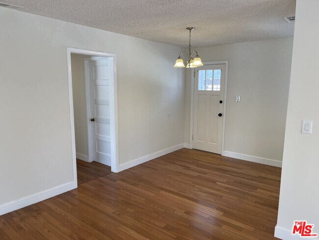 Building Photo - 10631 Tinker Ave