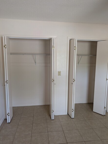 Building Photo - 371 NW Lake City Ave