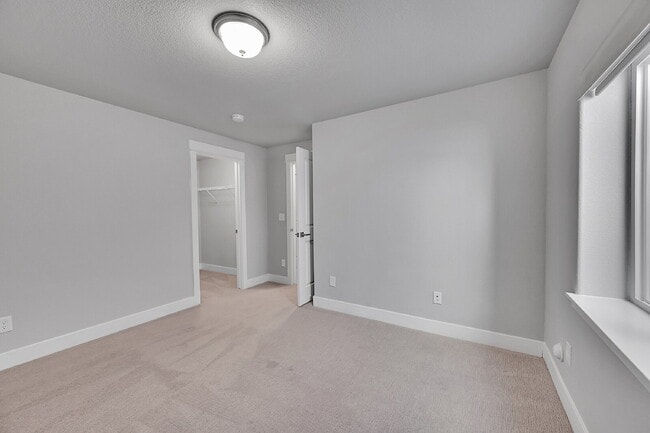 Building Photo - $2,650.00, 5-bed, 3-bed ranch-style home located in Colorado Springs with a large back yard.