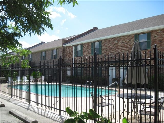 All of our rentals located on Mall Circle have keys to access our salt water pool!! - Azalea Circle Townhomes and Apartments