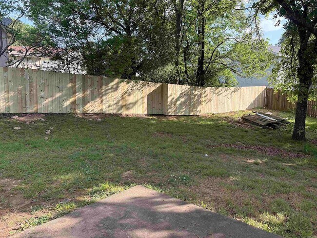 Building Photo - 12 Southland Ct