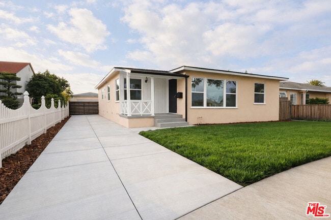 Building Photo - 15605 Berendo Ave