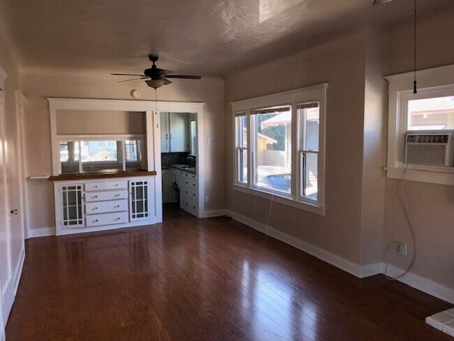 Building Photo - 1144 E Appleton St