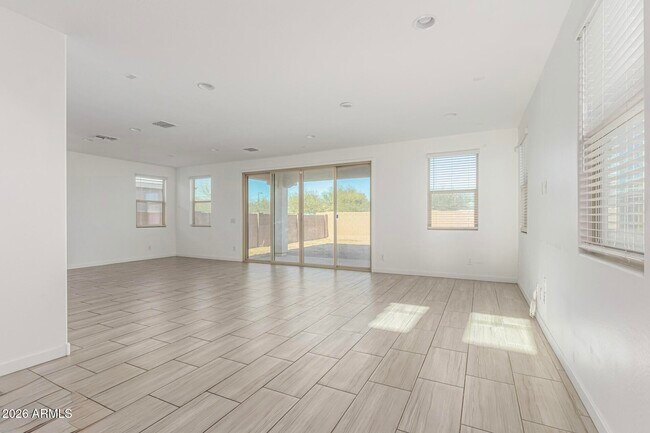 Building Photo - 9208 W Sells Dr