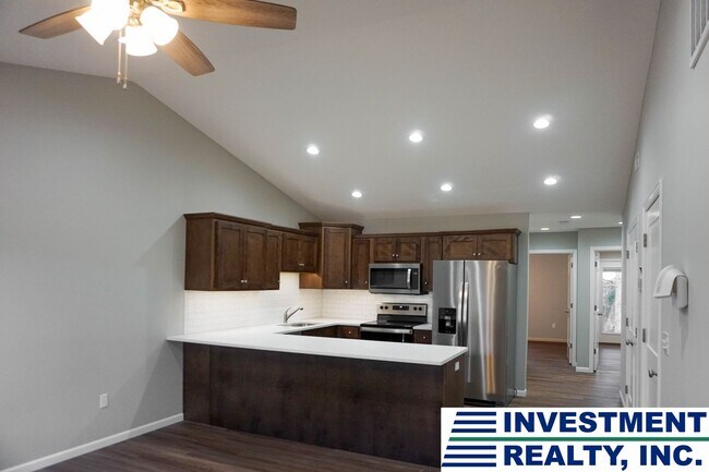 Building Photo - 1502 St Marias St