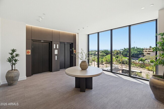 Building Photo - 4849 N Camelback Rdg Dr